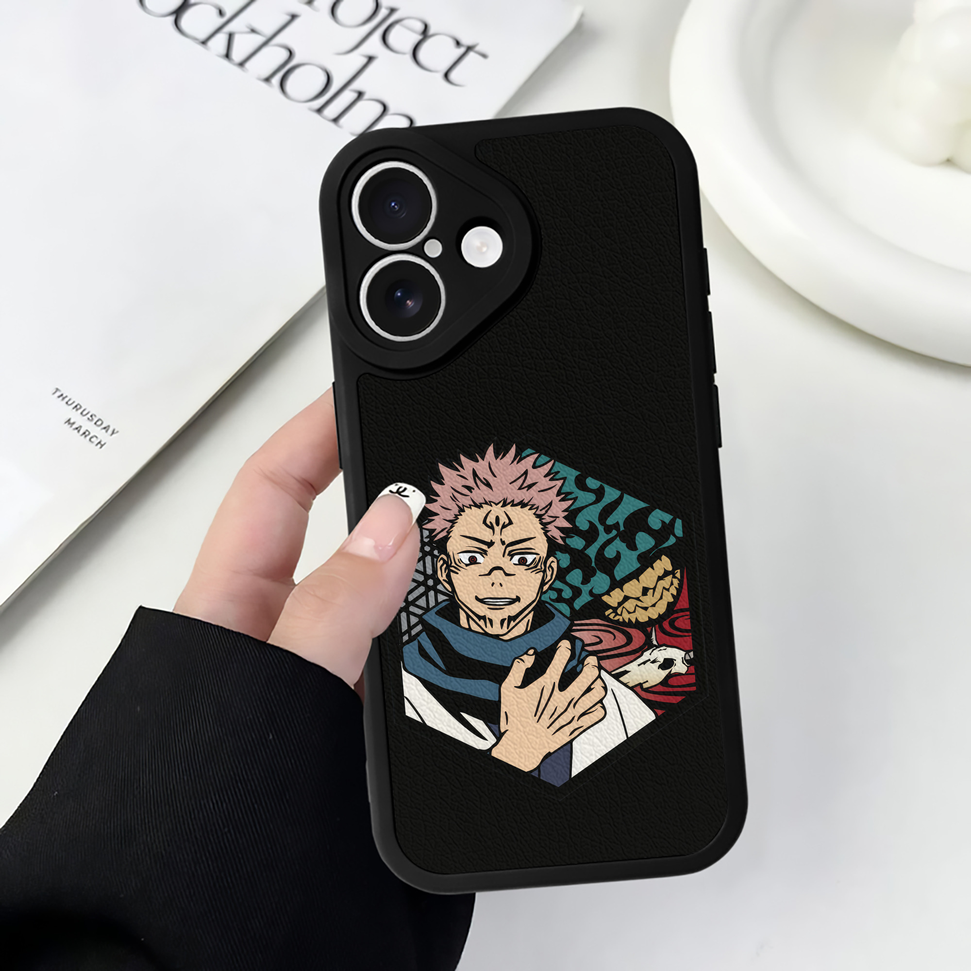 （画像用） 呪術廻戦 Jujutsu Kaisen 【iPhone 16シリーズ対応】シリコンスマホケース（レザー調） 材質：シリコン